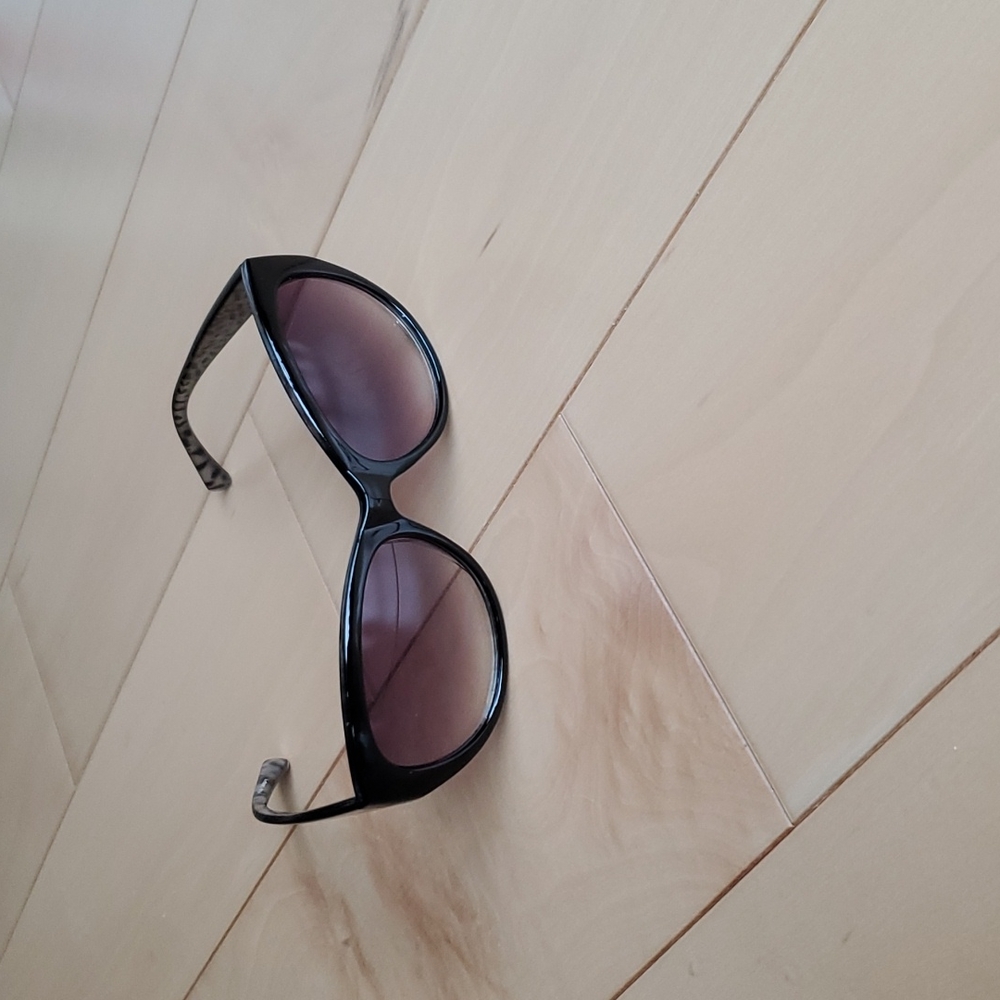 Black sunglasses
